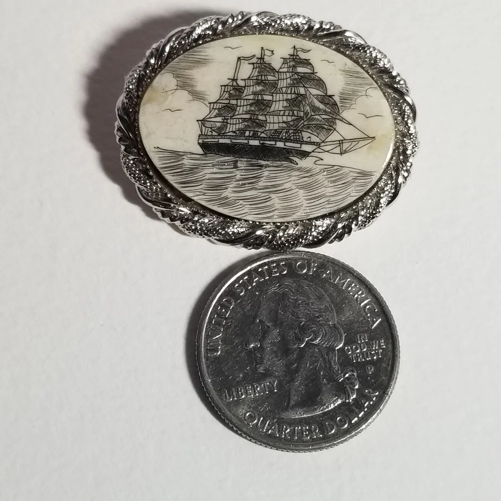 Relisted -Vintage ship brooch scrimshaw style silver tone boat nautical pin - Picture 8 of 11